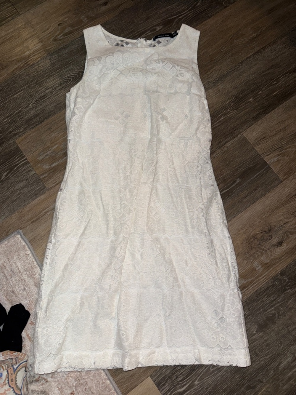 Sleeveless White Lace Sheath Dress
